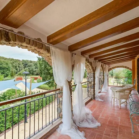 Country house La Granja Village